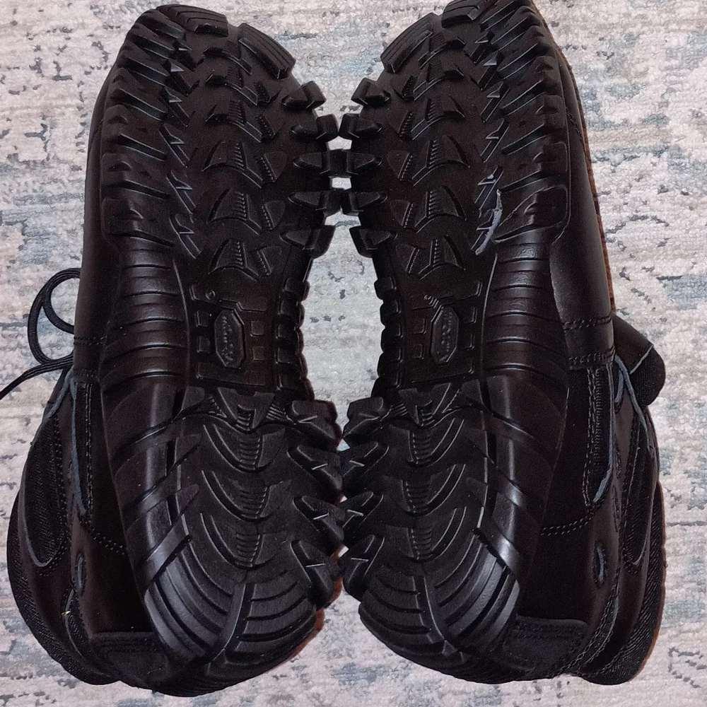Tactical Research by Belleville wicking right moisture