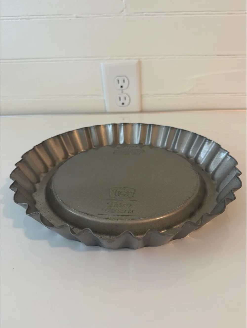 Ekco Baker's Secret Duncan Hines Tiara 10.5