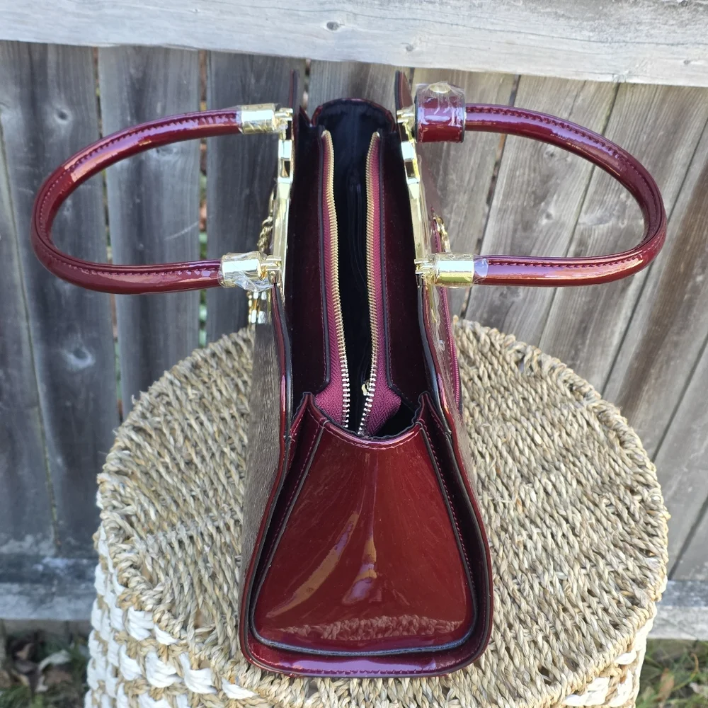 The Danbury Mint Ruby Red Leather Croc Pattern Handbag And Wallet Burgundy