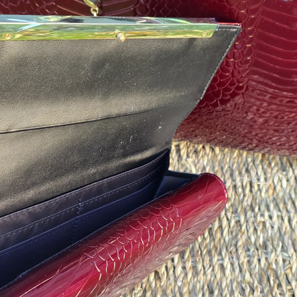 The Danbury Mint Ruby Red Leather Croc Pattern Handbag And Wallet Burgundy