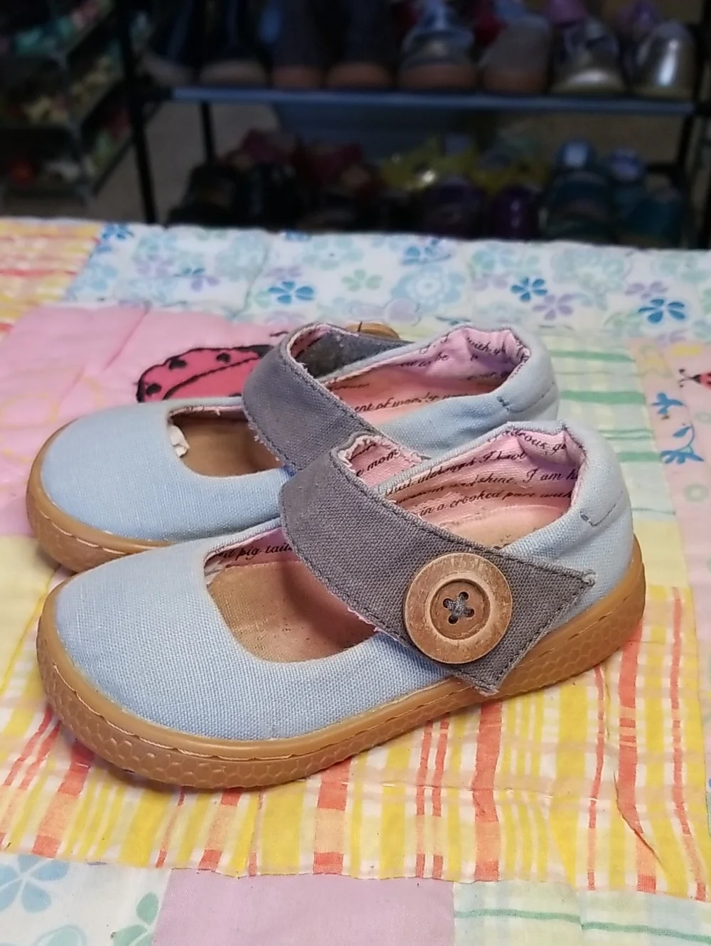 Livie & Luca light blue