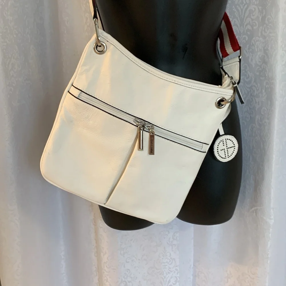 GIANI BERNINI White Crossbody Bag with Silver Hardware