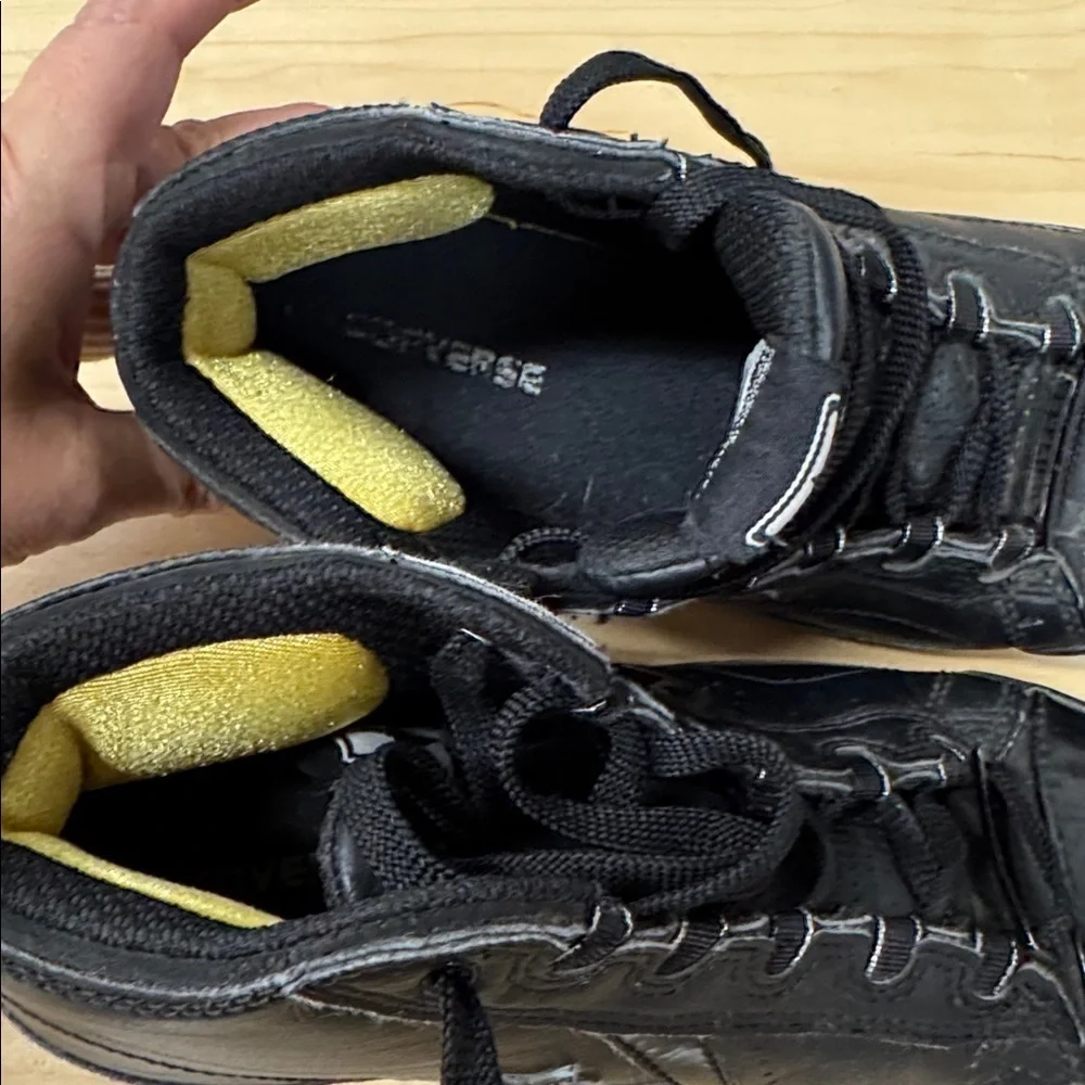 Converse black mid