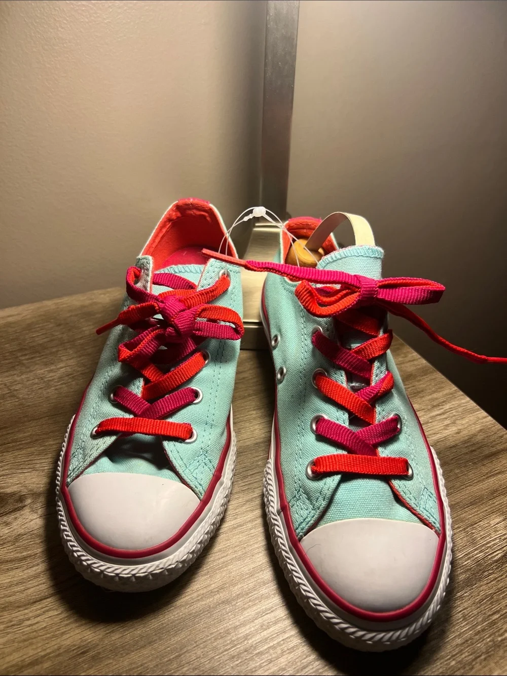 Converse toe lace red