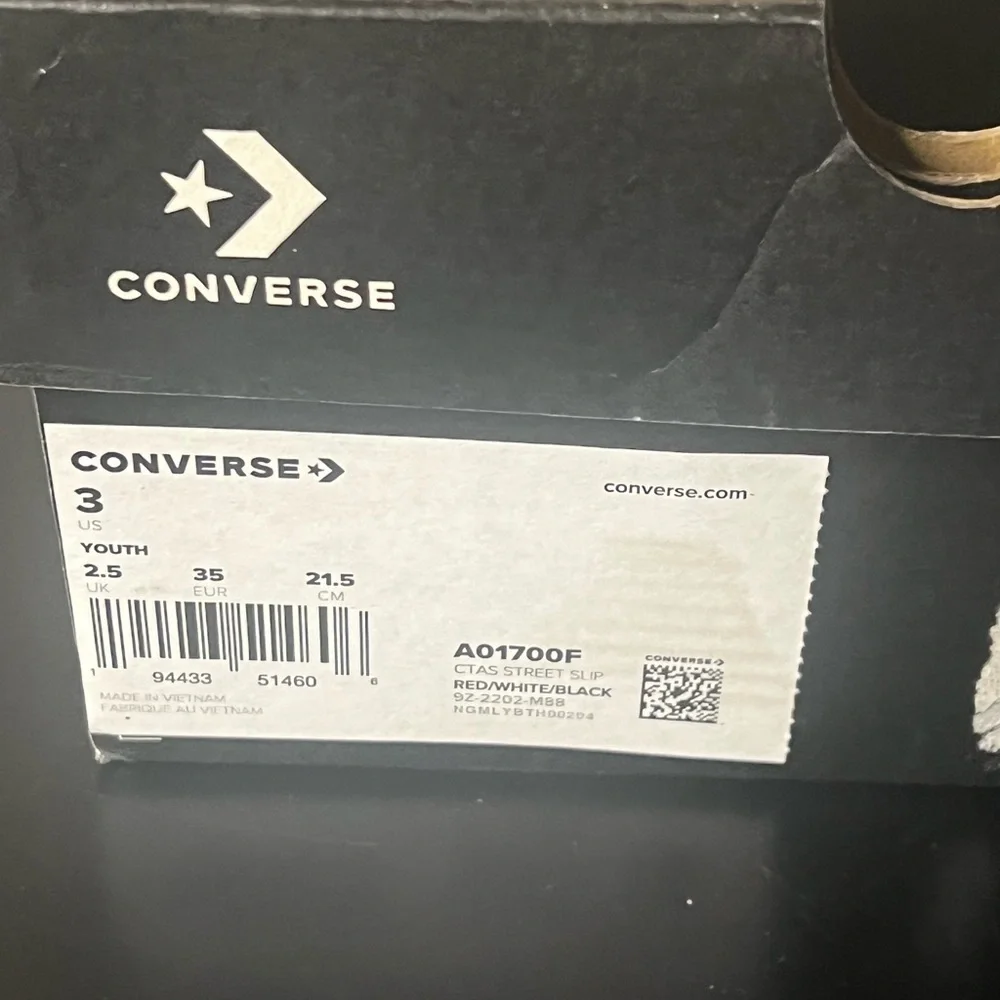 Converse sole red
