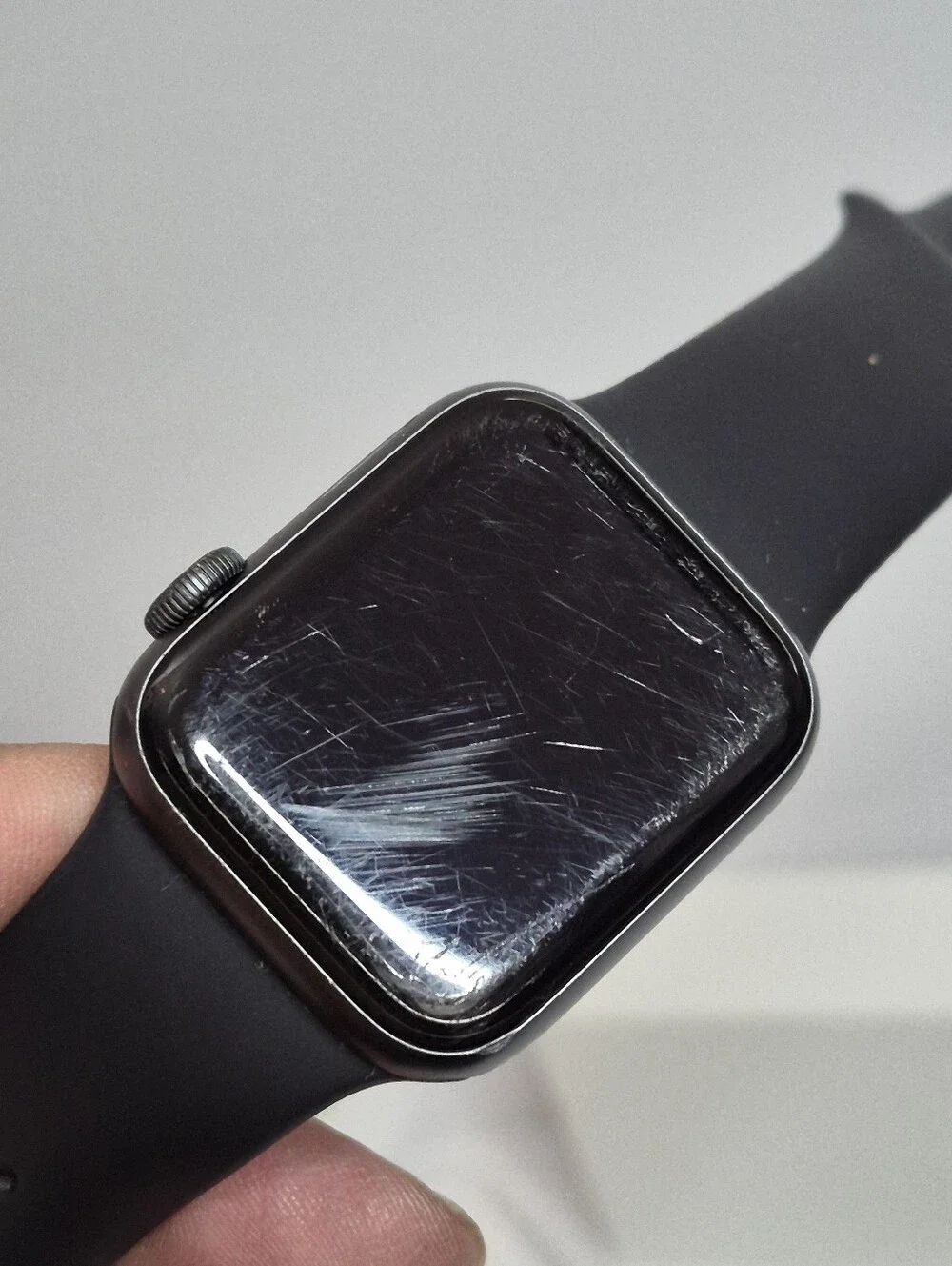 Apple Watch Series 4 Space Grey Aluminum Case Black Sport Band 40MM