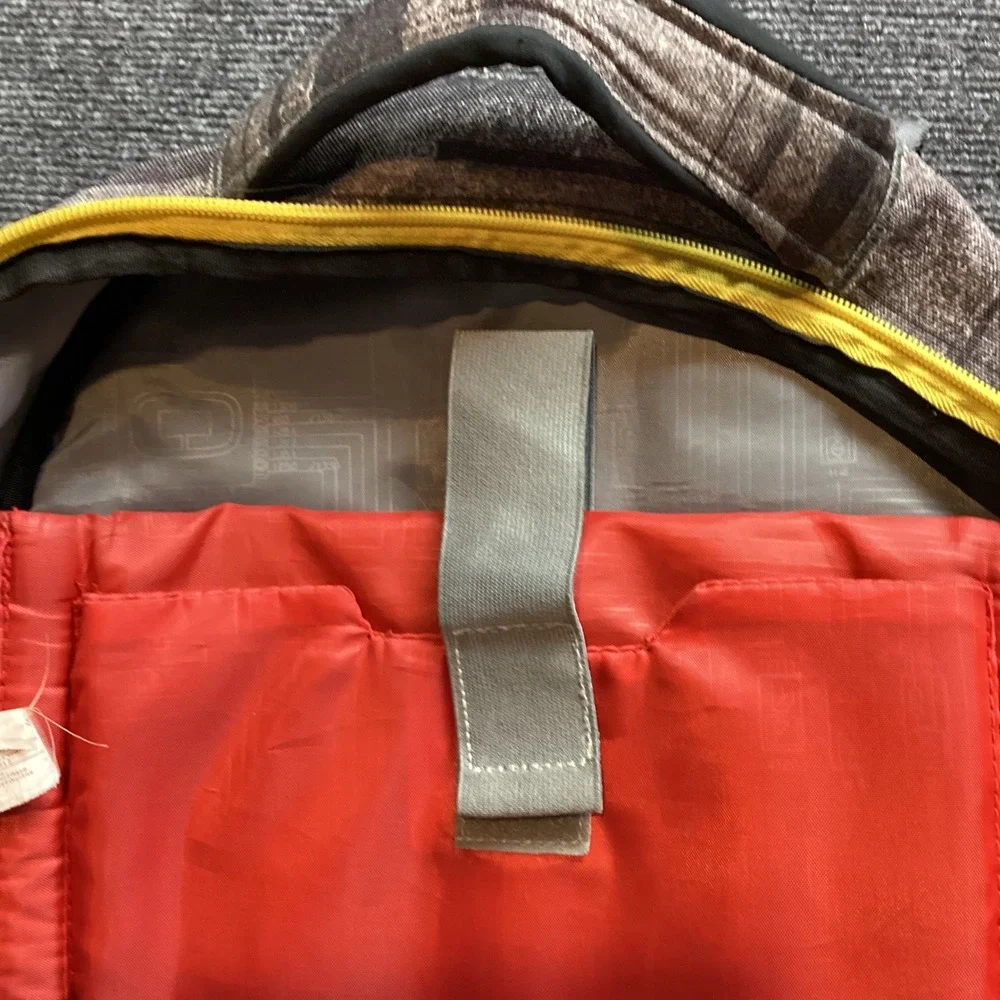 OGIO ideal zippered