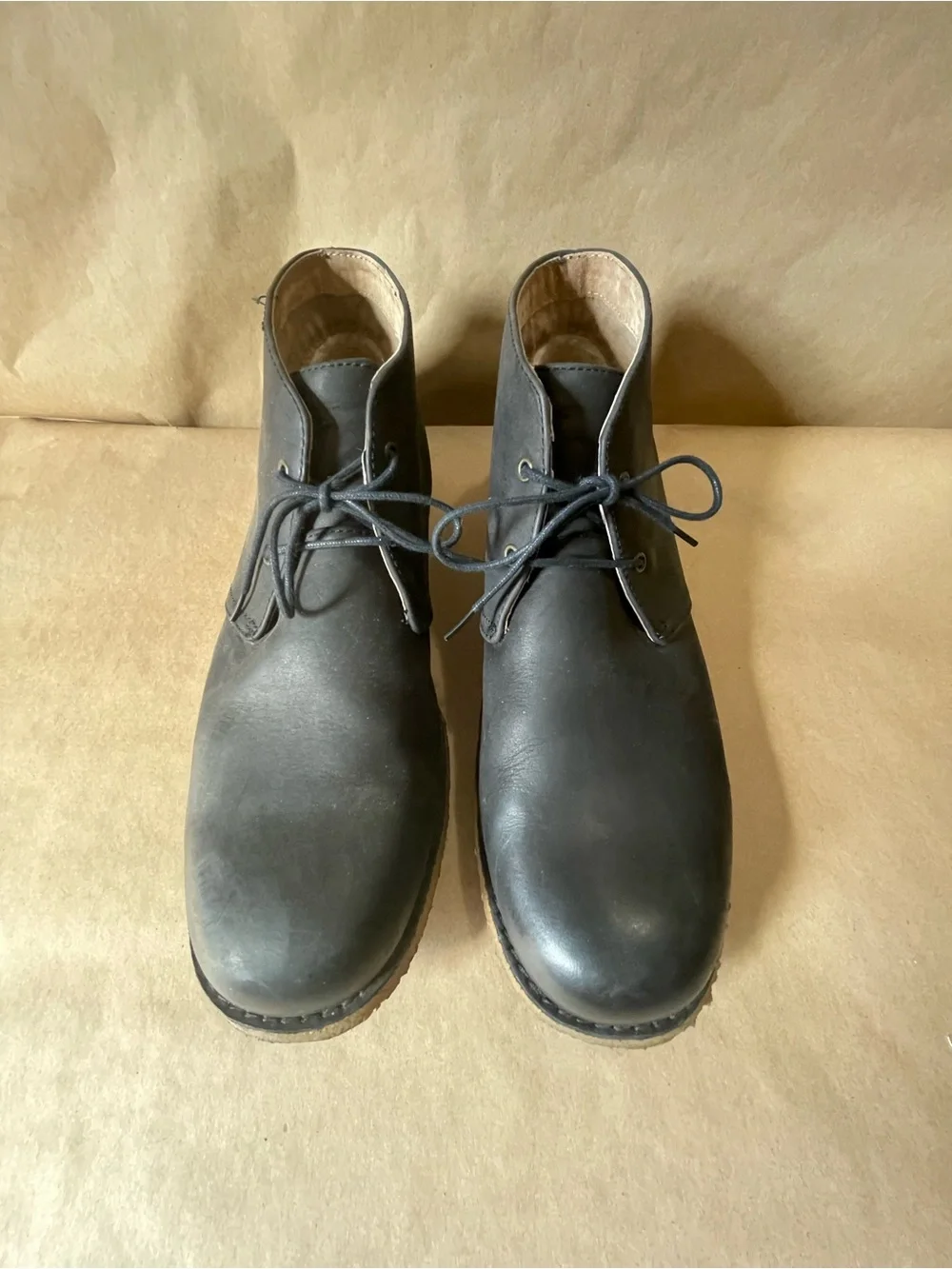 UGG smooth black