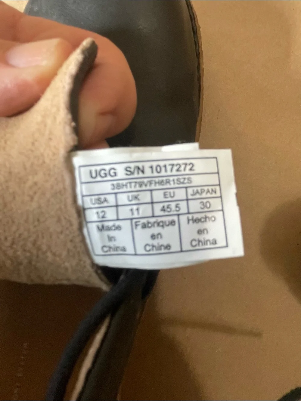 UGG smooth black