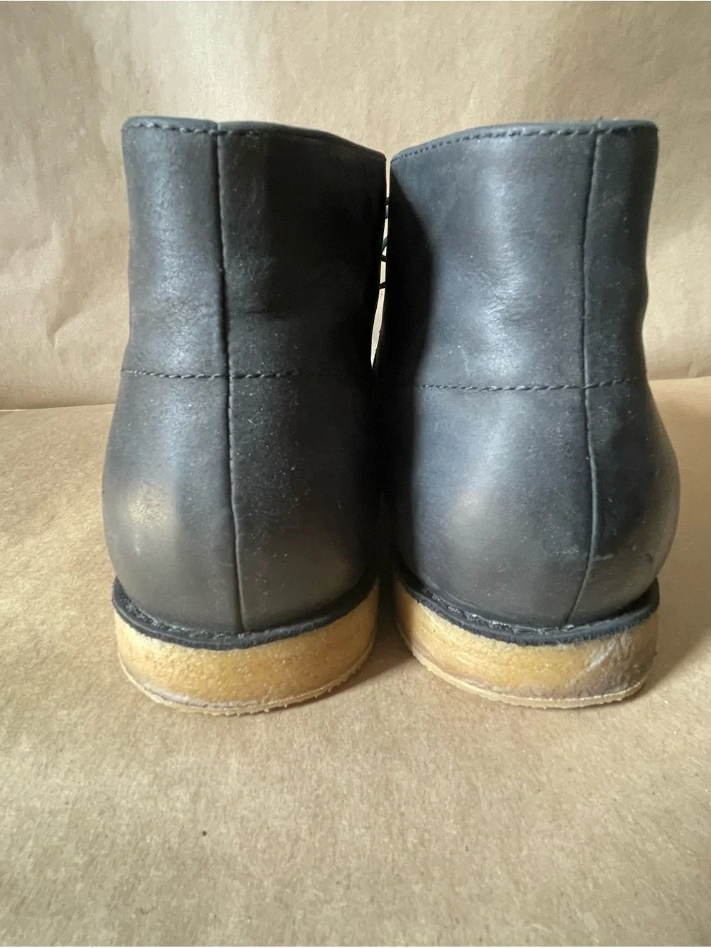 UGG smooth black