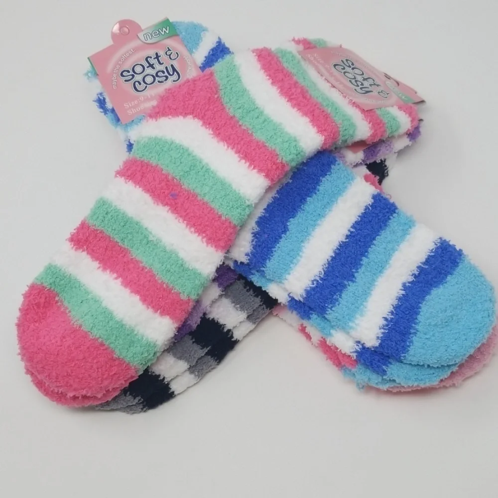 MUST Fashion pairs women