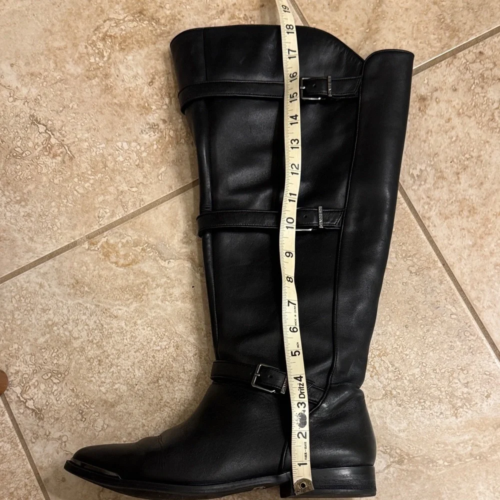 Gianni Bini leather sleek