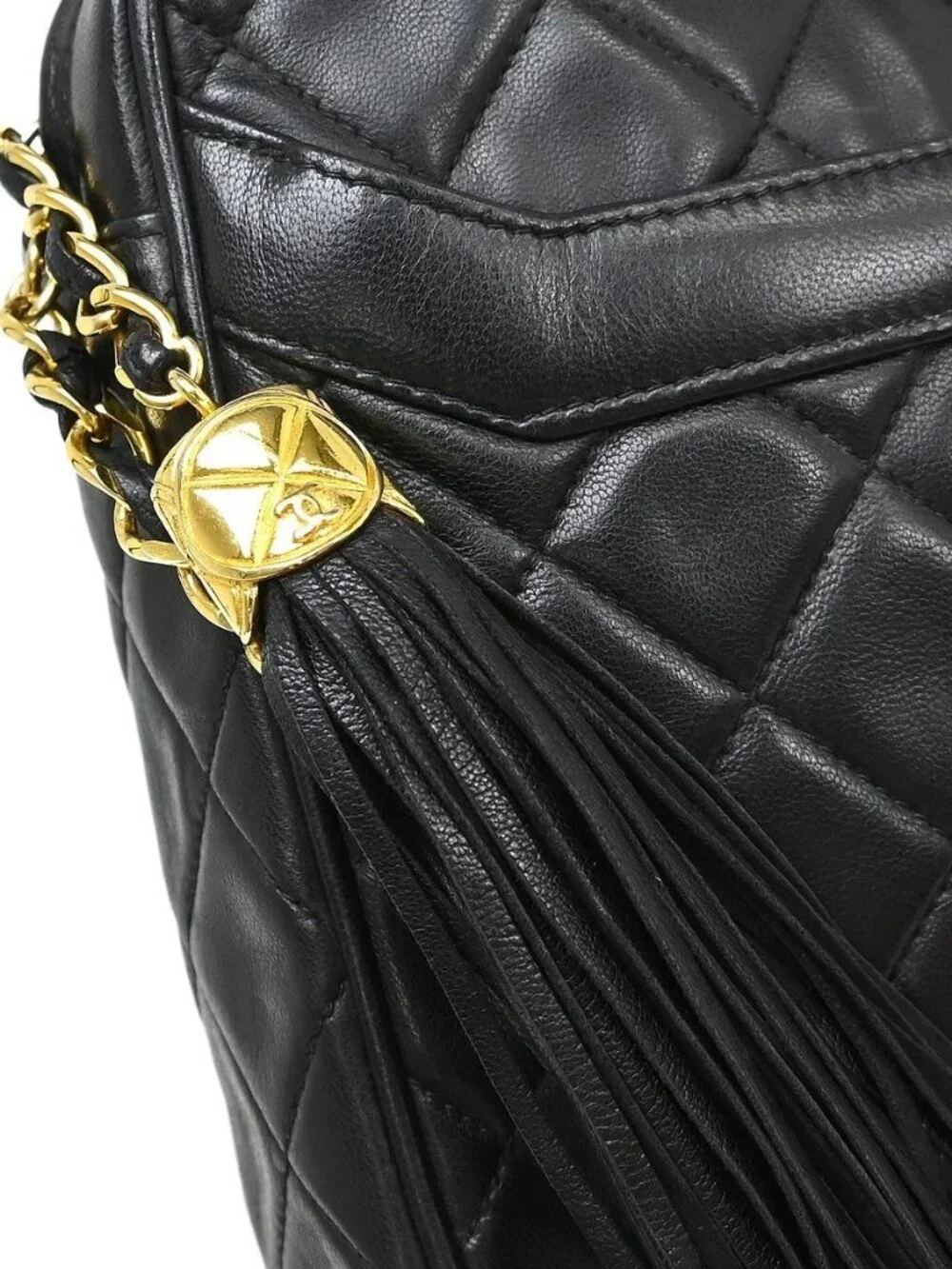 CHANEL outside 	ab