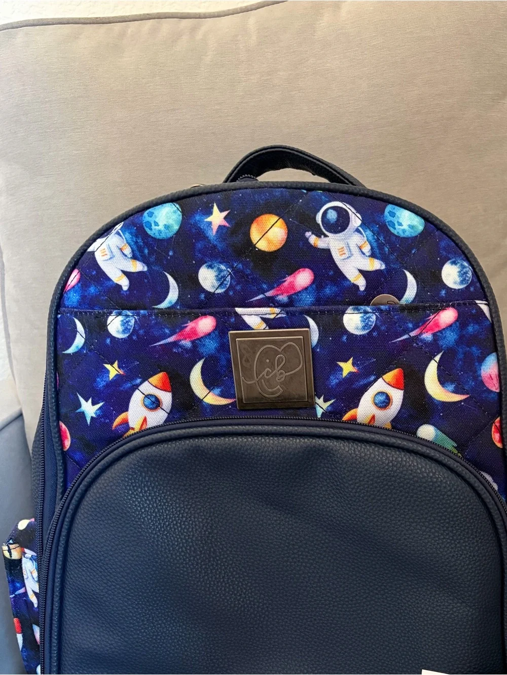 Cleverly zipper needs