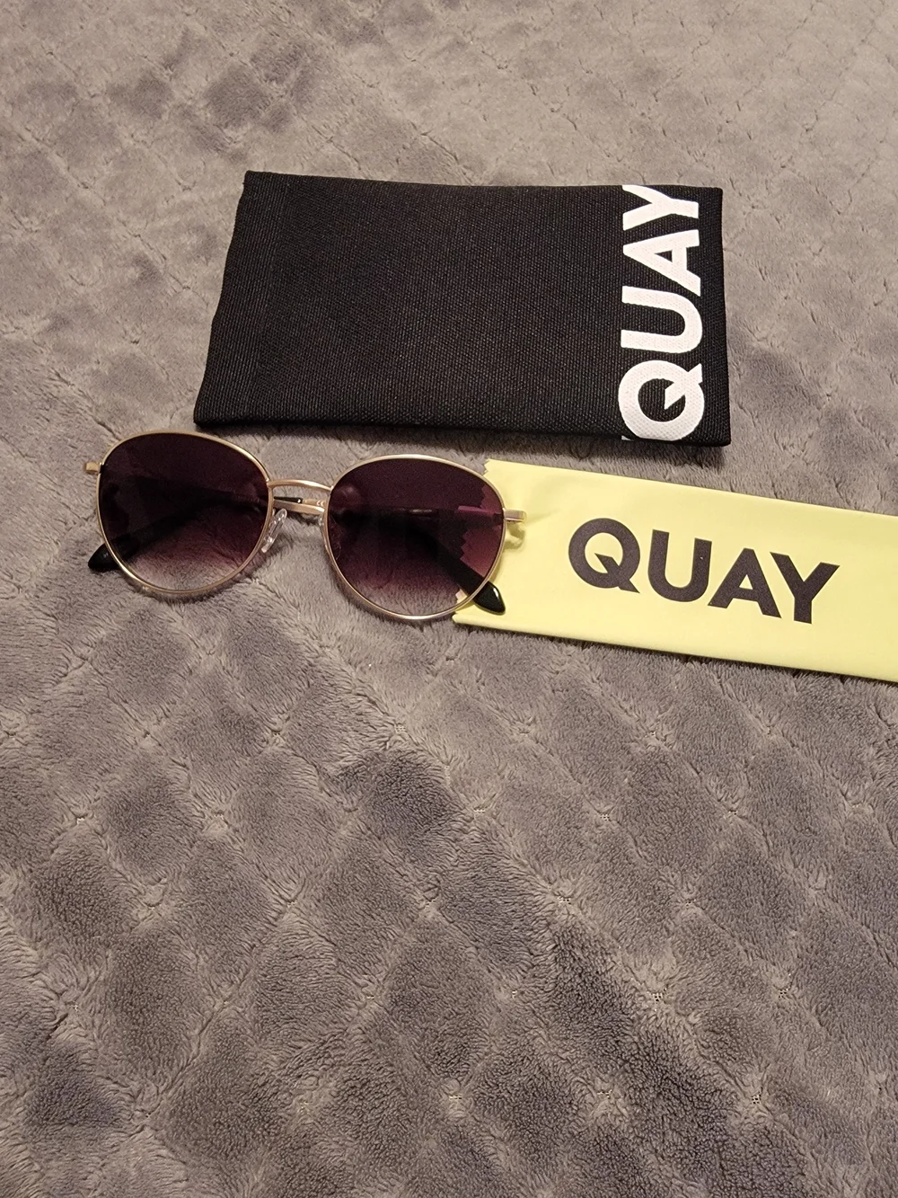 Quay Australia round metal