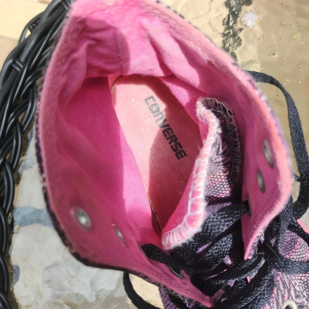 Converse Junior Chuck Taylor All Stars Size 5 Purple Pink Note: Worn Logo Patch