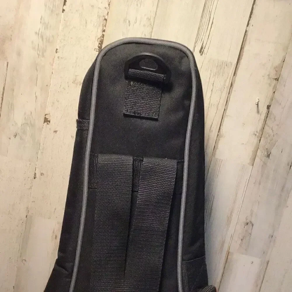 Road runner Avenue, serious soprano, ukulele, backpack, carrying case