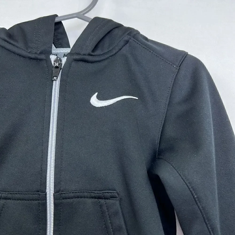 Nike black therma