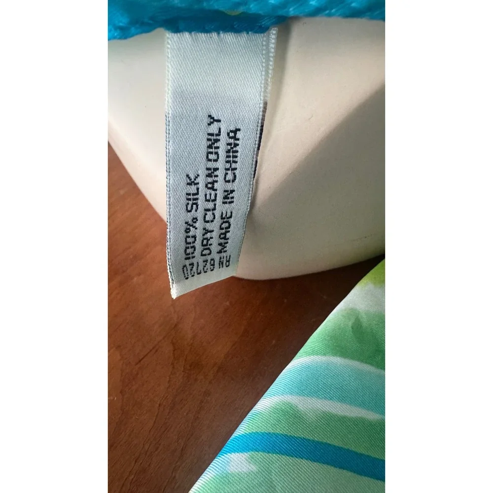 Oscar de la Renta care spring brushstroke