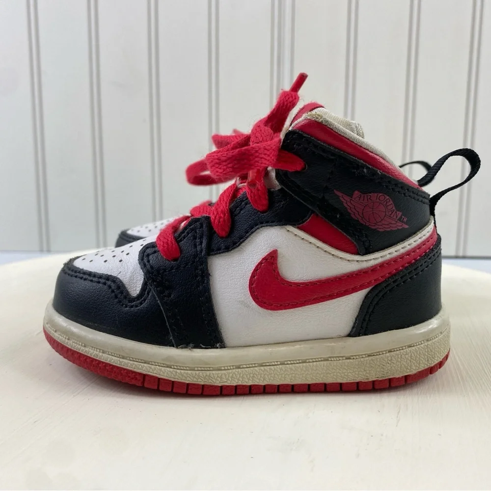 Nike dynamic smoke