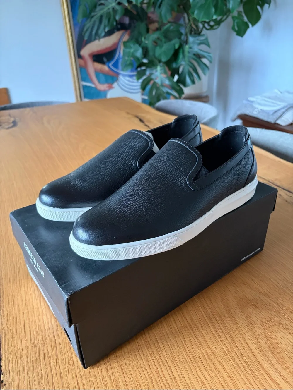 Kenneth Cole classic black