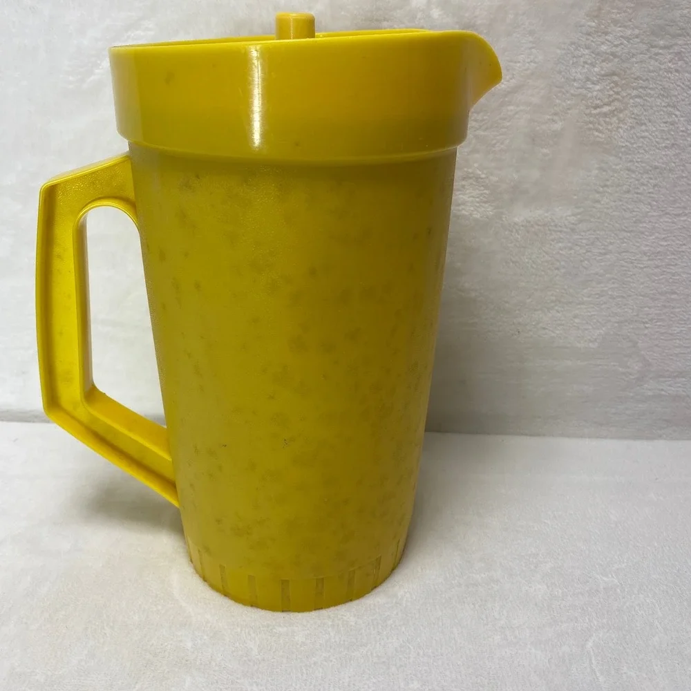 Tupperware this pitcher