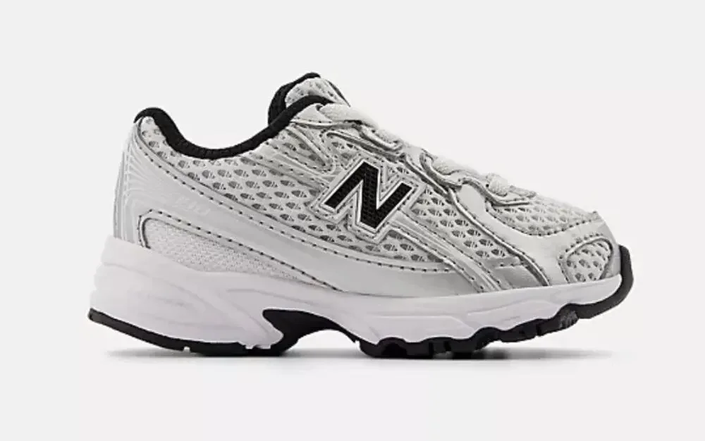 New Balance 740 Bungee Lace Sz 11 kids $75 retail
