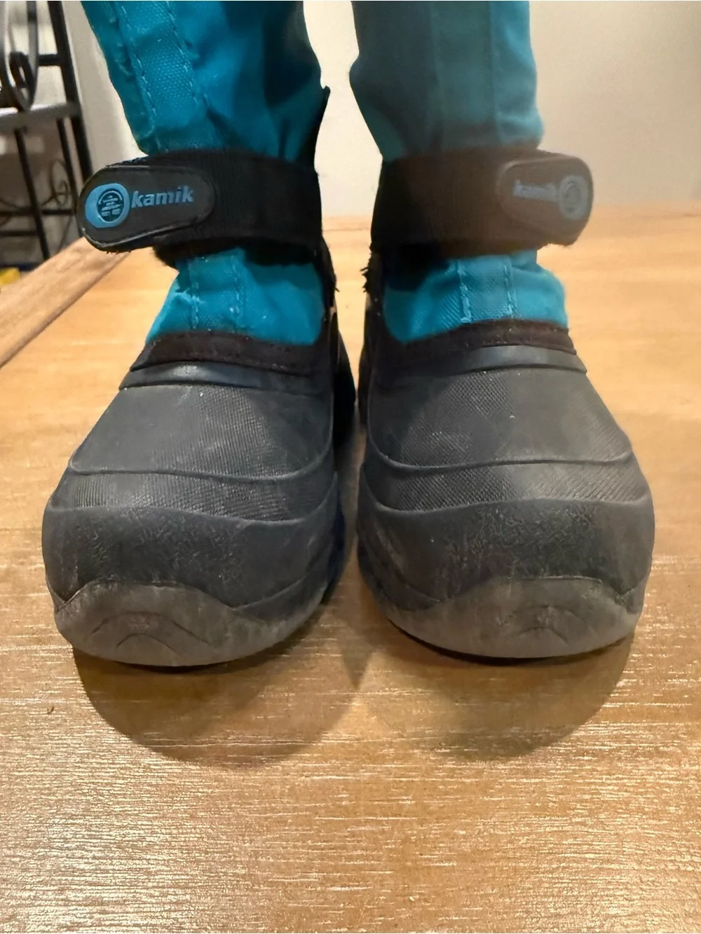Kamik good used