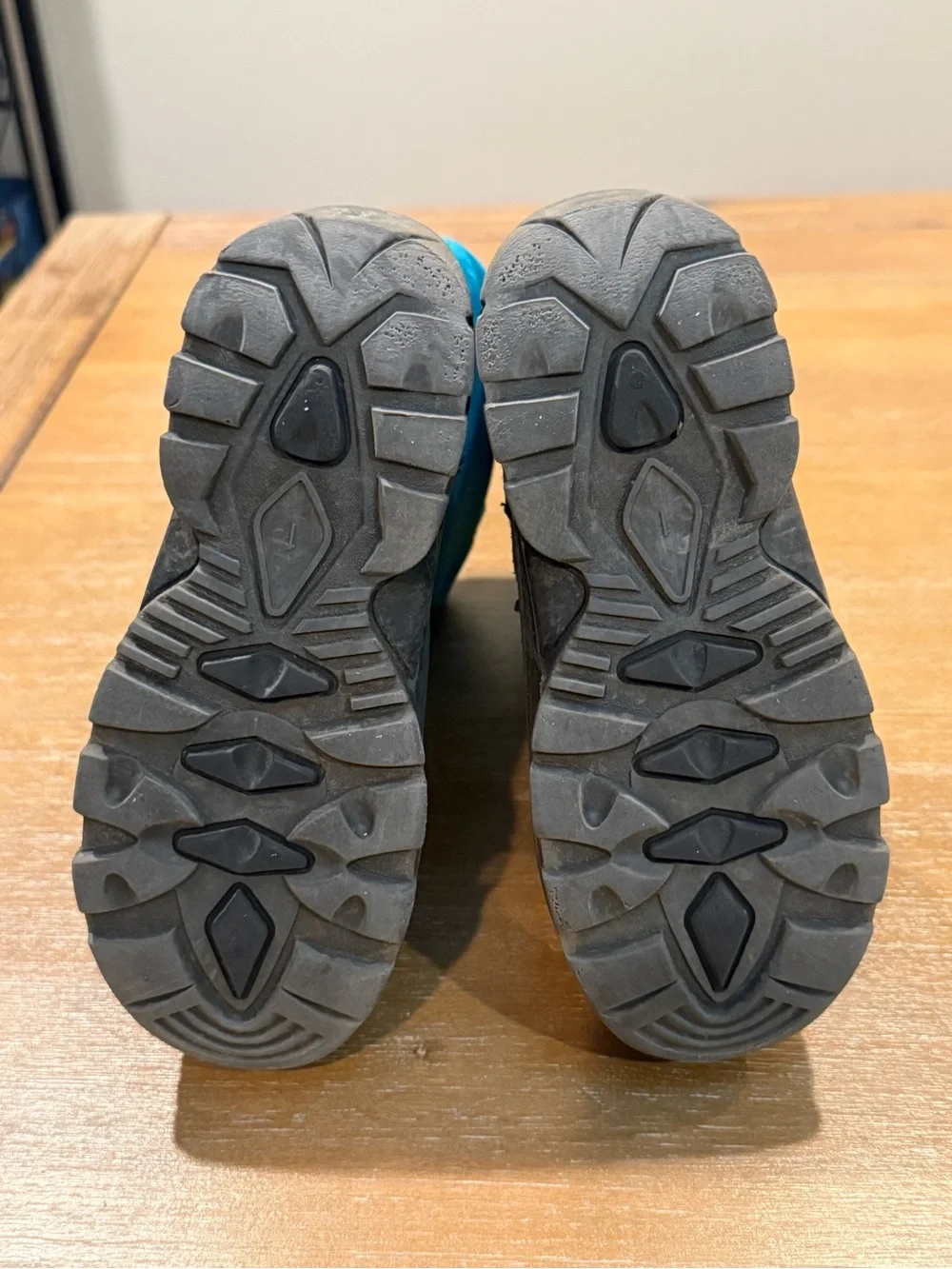 Kamik good used