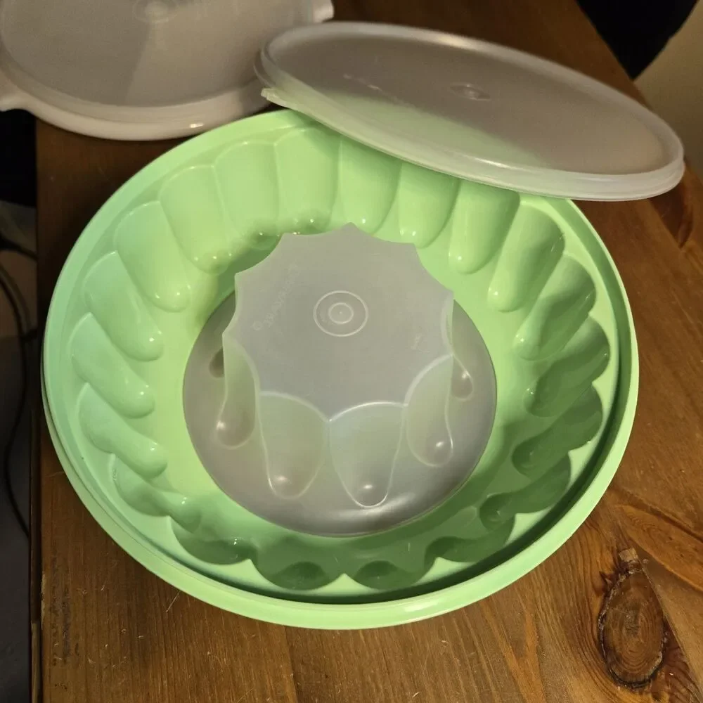 (2) Vtg Tupperware Jel N Serve Jello Gelatin Dessert Mold Green & Snack Server