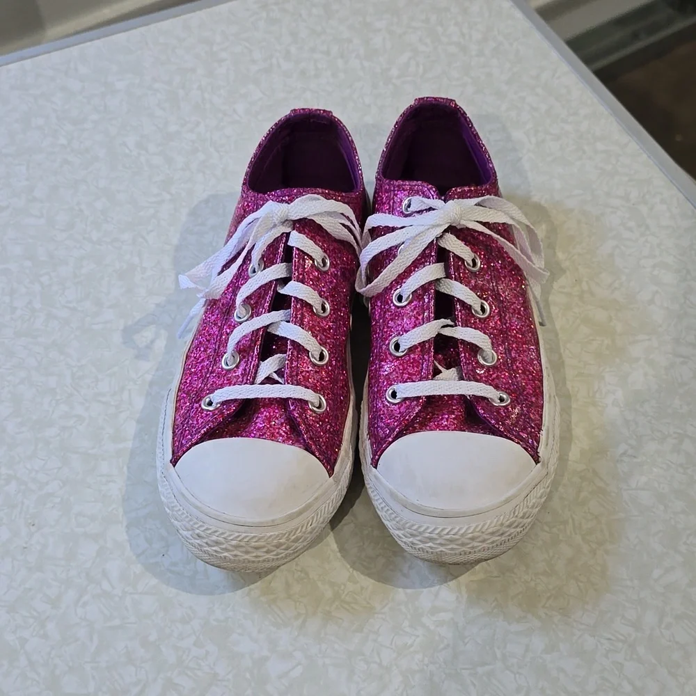 Converse hot pink