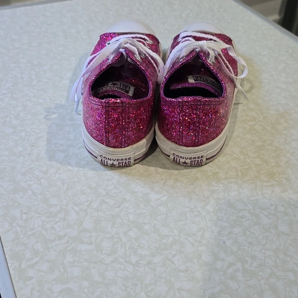 Converse hot pink
