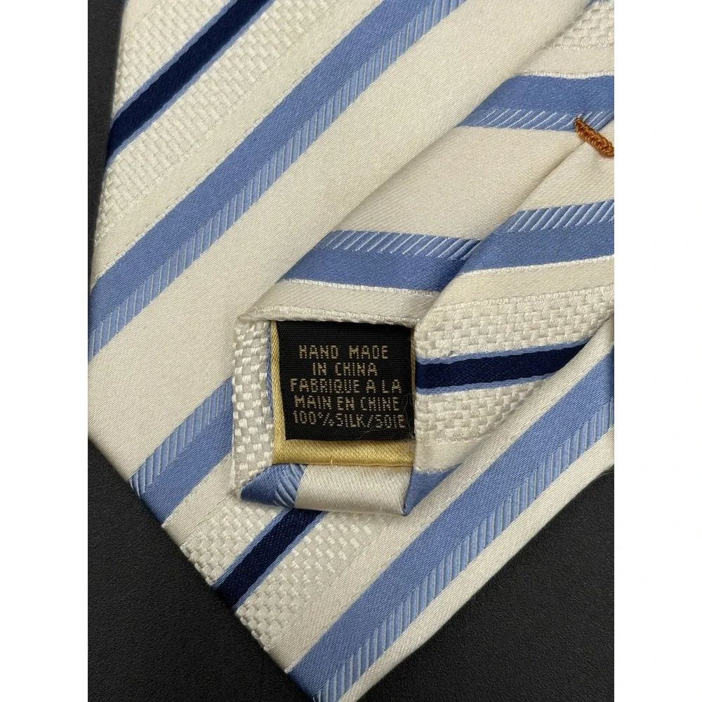 Donald Trump Tie 100% Silk White Blue Signature Collection Luxury Striped 61