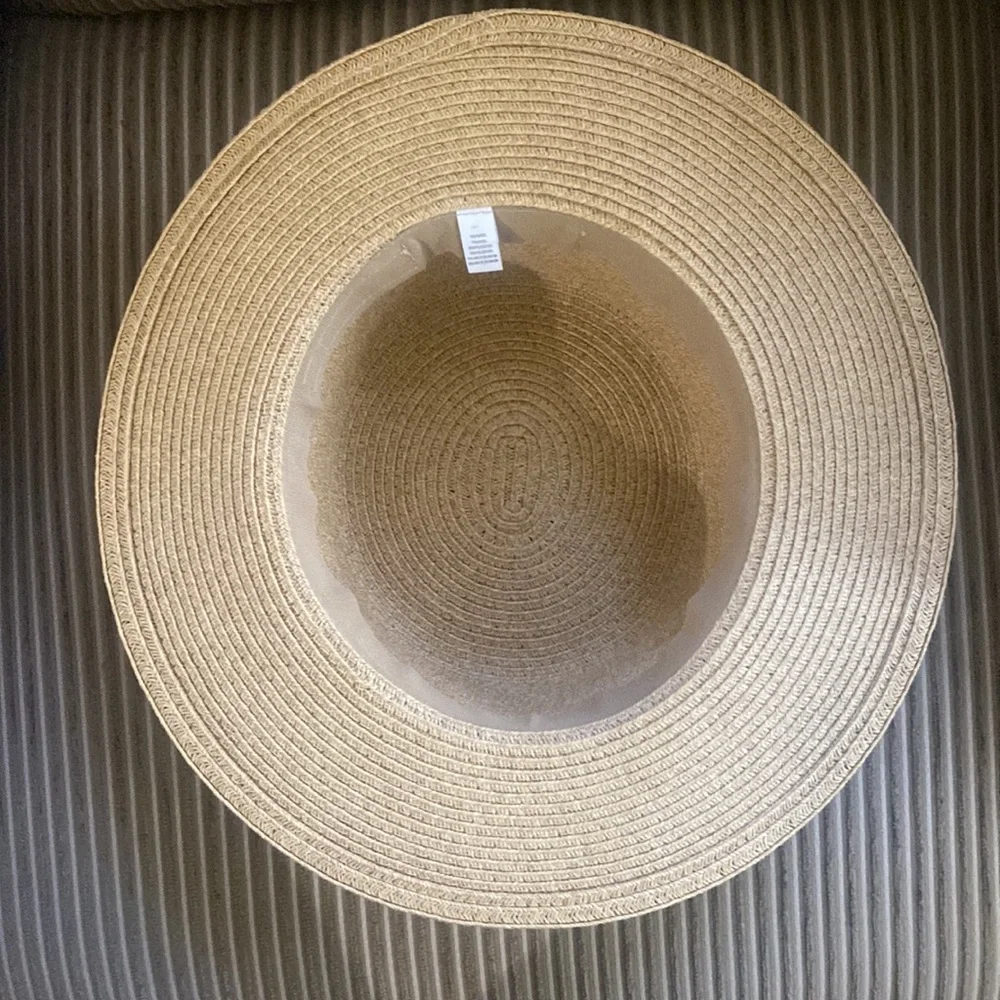 Target straw resort
