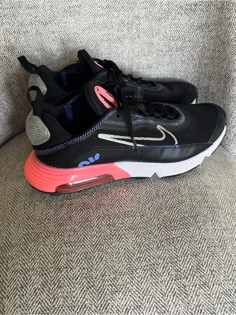 Nike Air Max 2090 GS Black Sunset Pulse Sneakers Size 7Y CJ4066-011