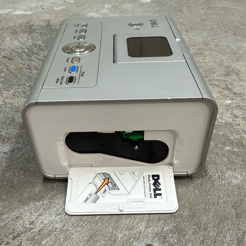 Dell Photo Printer 540 Compact Snapshot Printer w Cables Paper Powers On