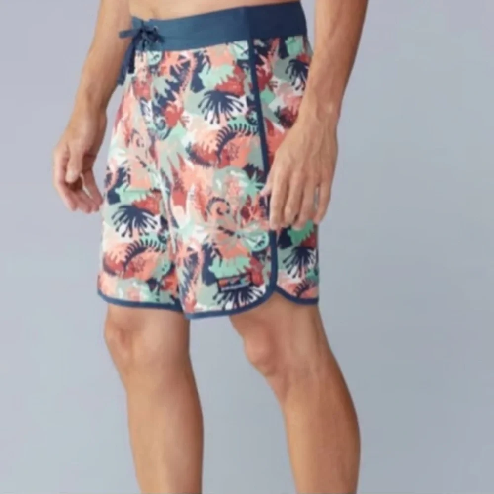 Patagonia scallop hem