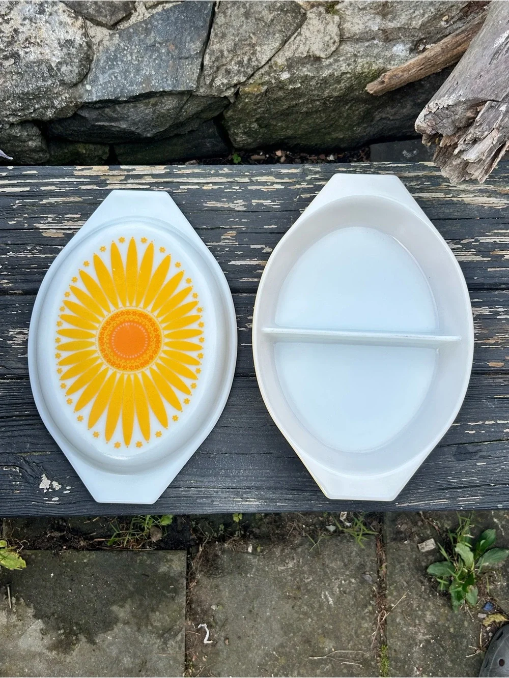 Vintage Pyrex Sunflower Daisy 1063 Divided Casserole 1.5 Qt Lid MCM Retro