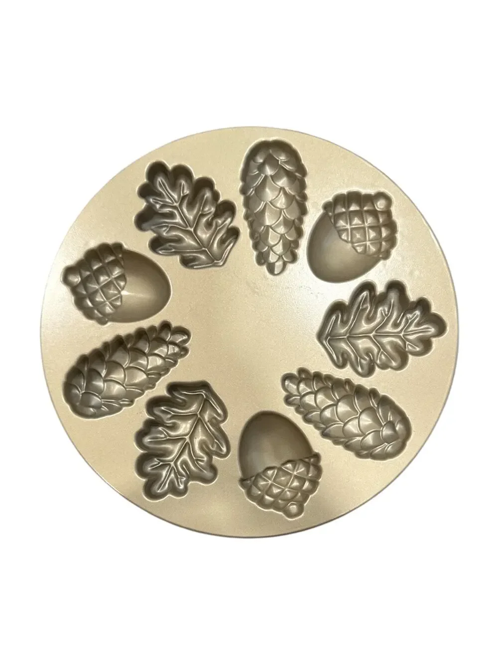 Nordic Ware Gold Woodland Cakelets Pan Autumn Baking Pan