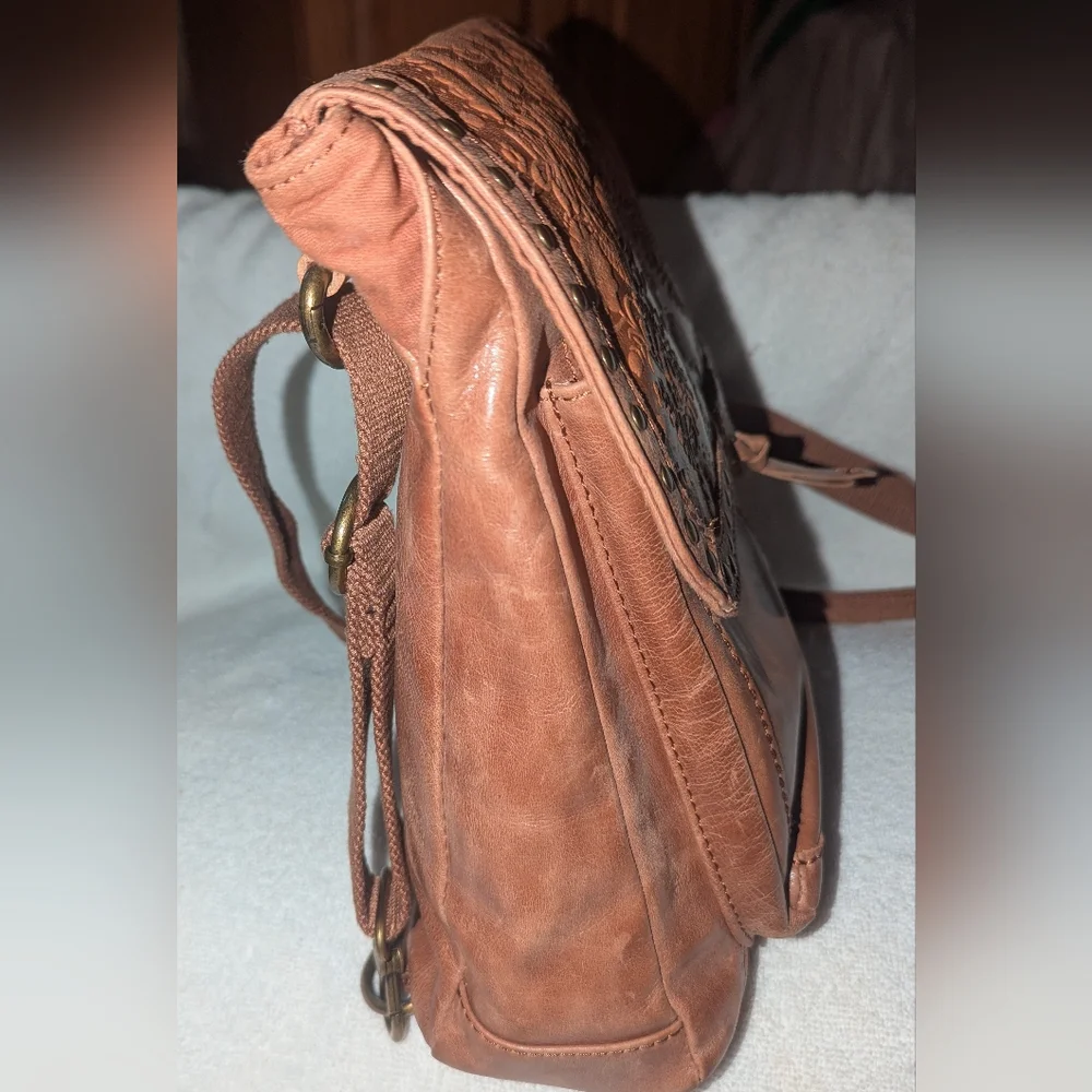 The Sak elegant tan