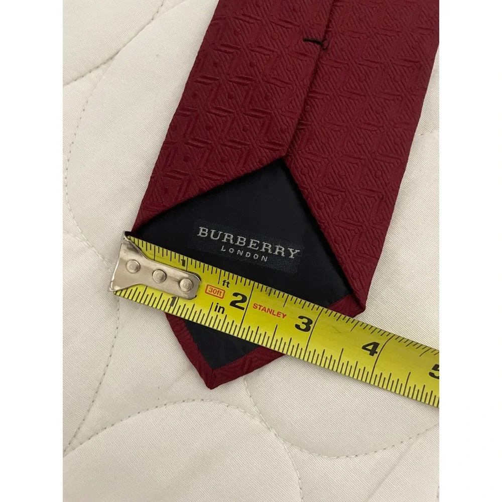 Burberry London Mens Silk Tie Burgundy Red Geometric Jacquard Made in Italy