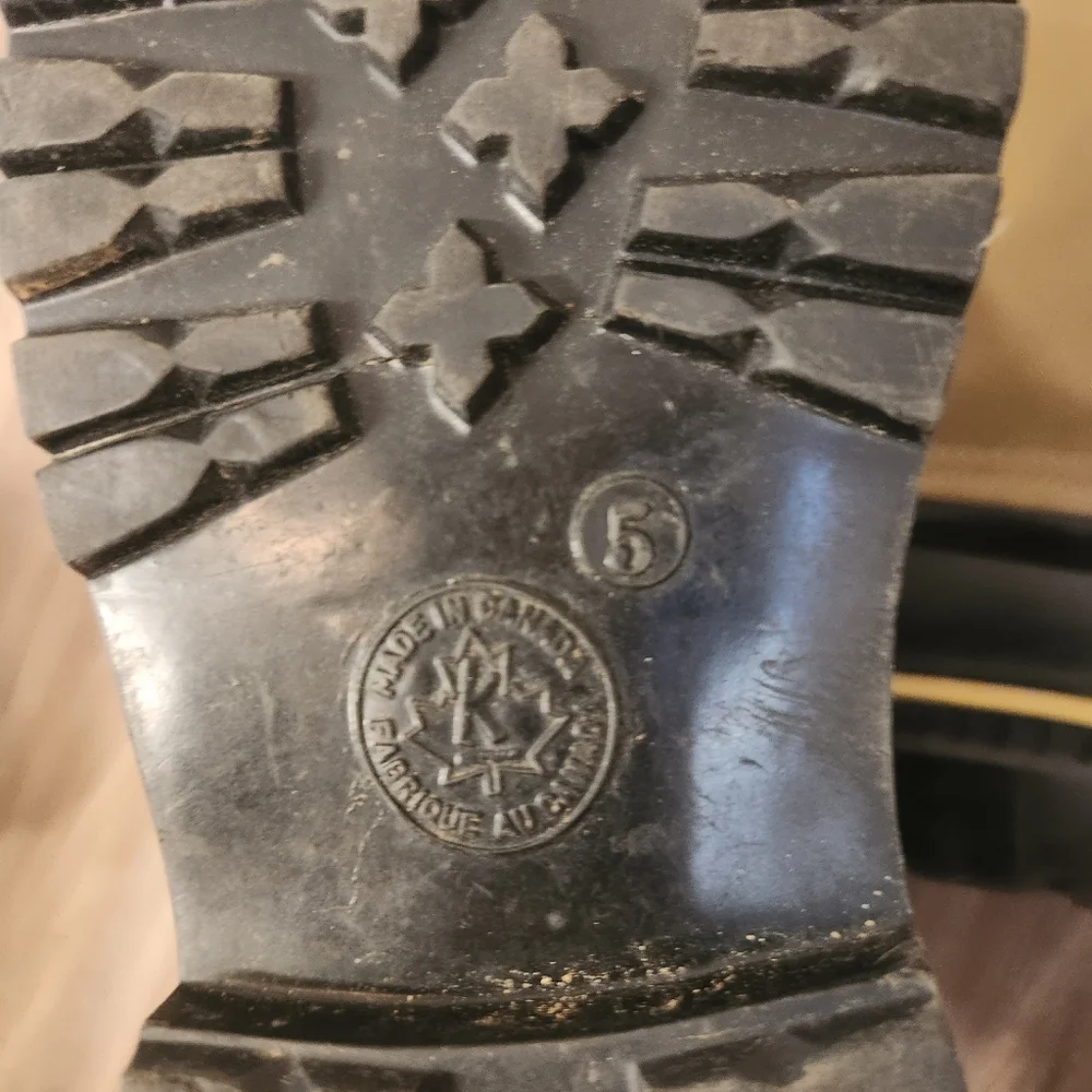 Sorel ram boots size 5