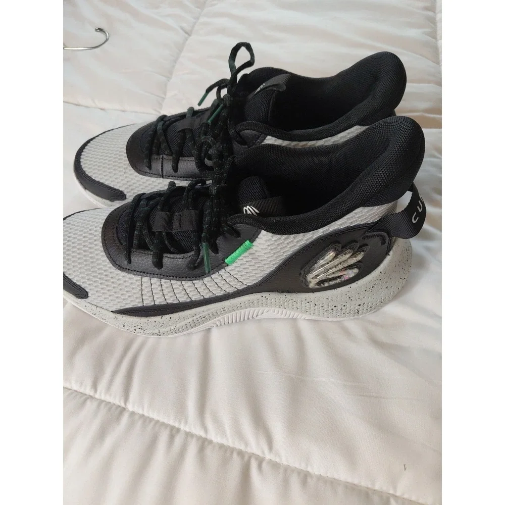 Under Armour ensures stylish quality