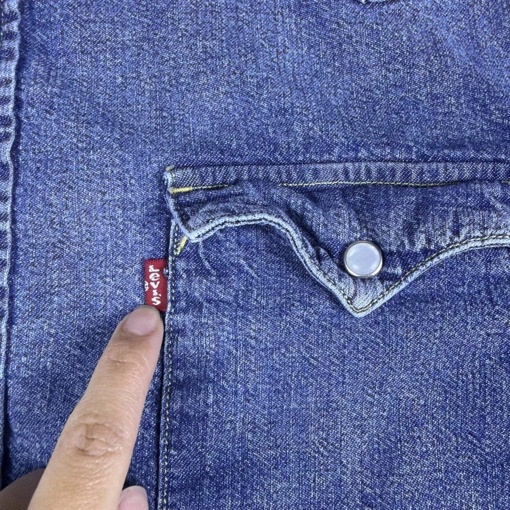 Levis excellent pre