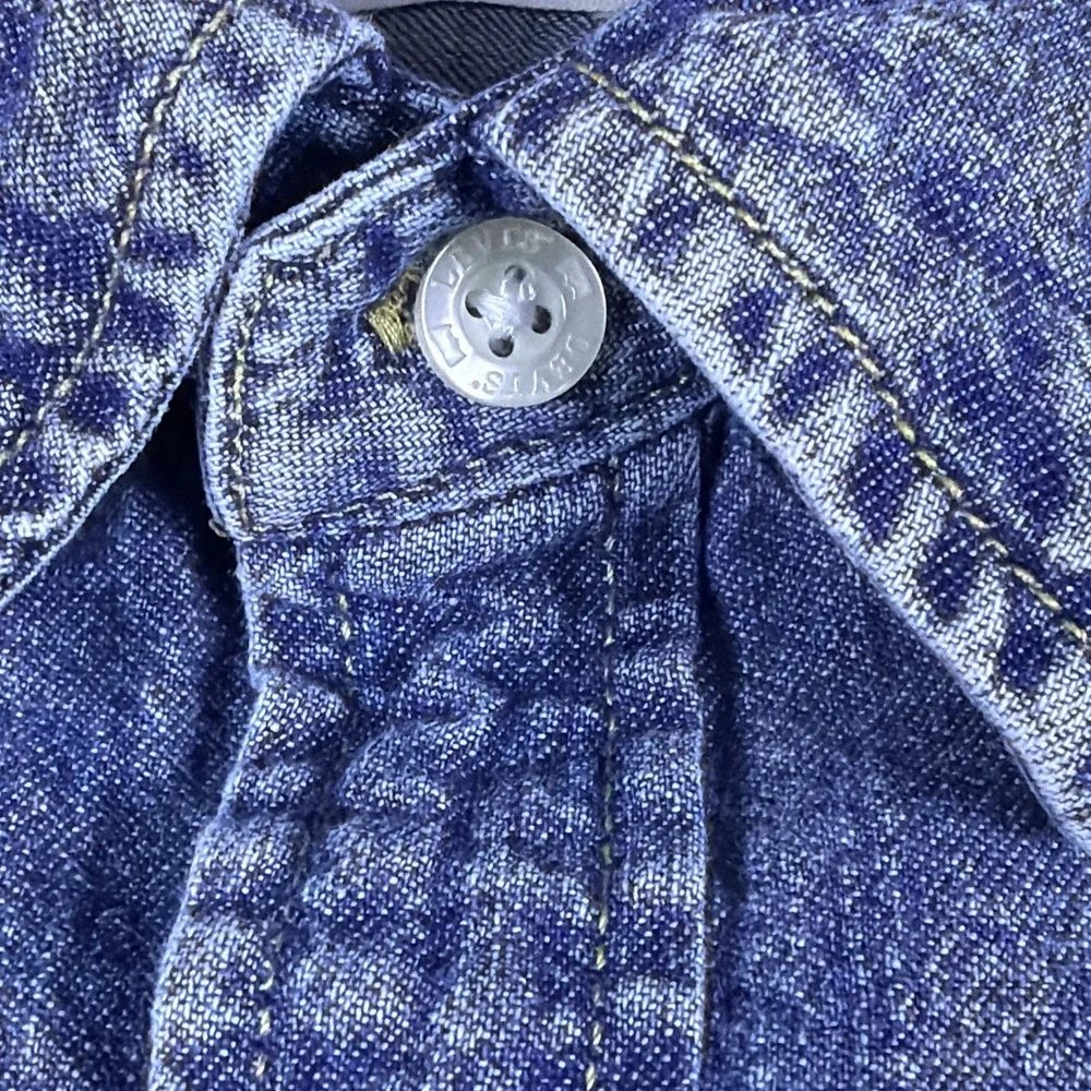Levis excellent pre