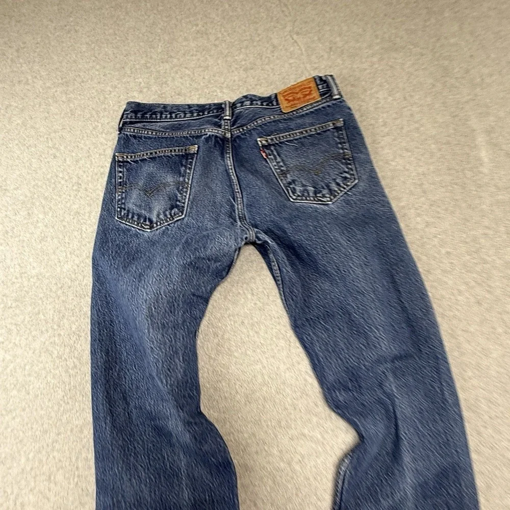 Levis measurements photos