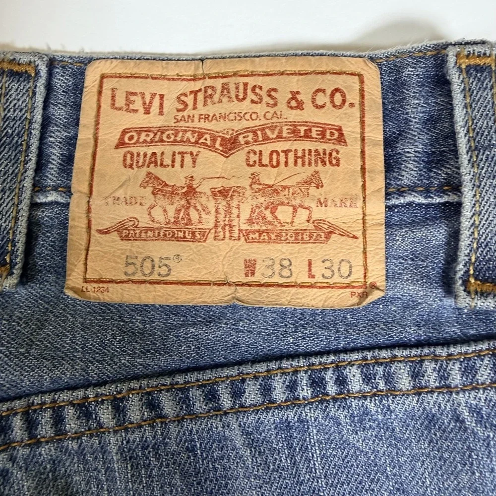 Levi's 505 Mens 38x30 Blue Denim Faded Distressed‎ Low Waist Grunge Relaxed Fit