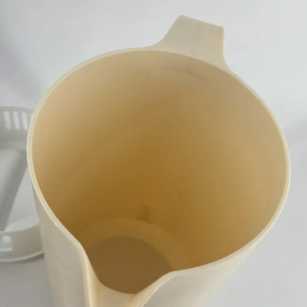RUBBERMAID 2 1/4 qts Almond Beverage Pitcher #2129 & White Ice Guard Lid