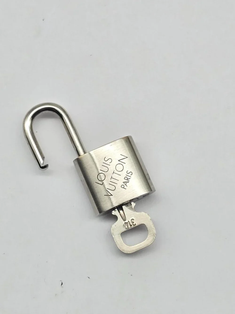 Louis Vuitton authentic louis