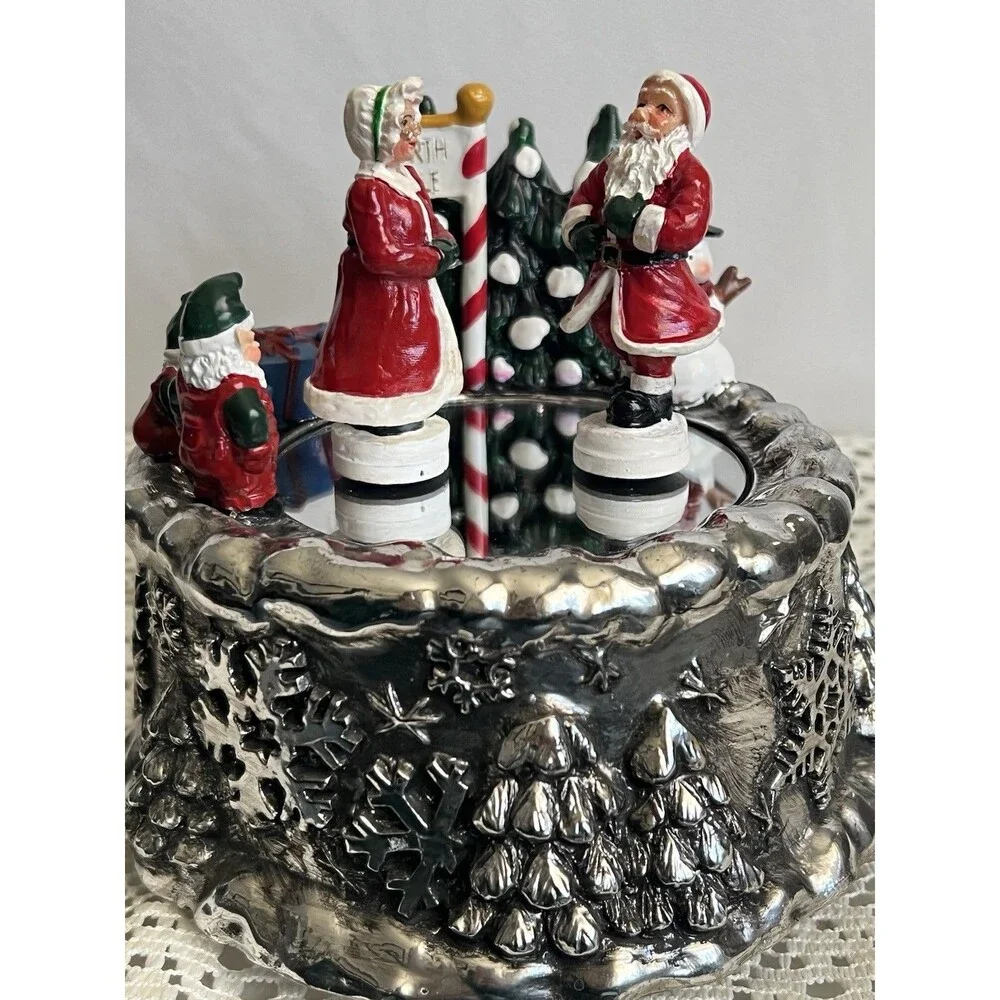 INTERNATIONAL #vintagechristmas movement